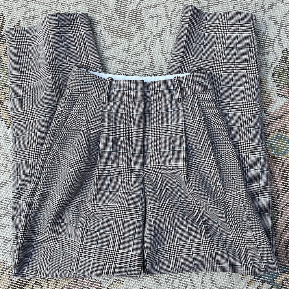 Aritzia Babaton Pleated Pant EUC